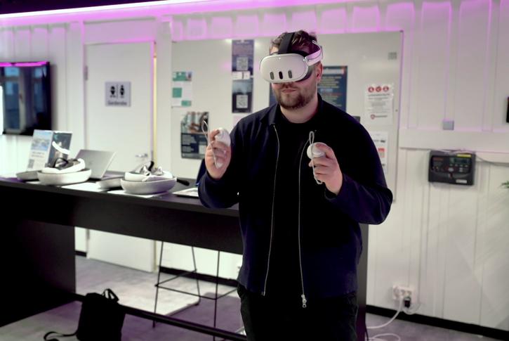 VR